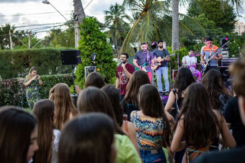 Luau da Terra reúne jovens para fortalecer a aproximação com Deus.