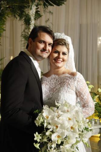 Edilson Pinheiro se casou com Michelinne Sampaio na Igreja do Cristo Rei