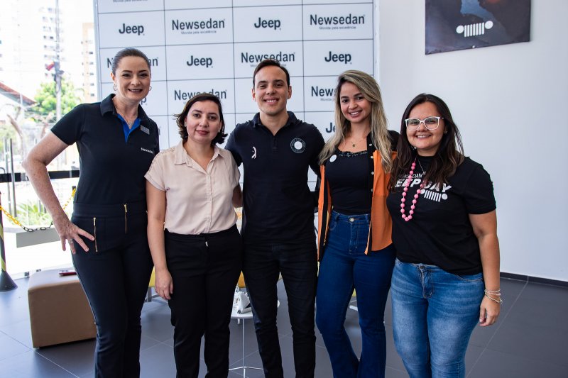 Newsedan Jeep recebe profissionais de saúde durante evento em alusão ao Outubro Rosa