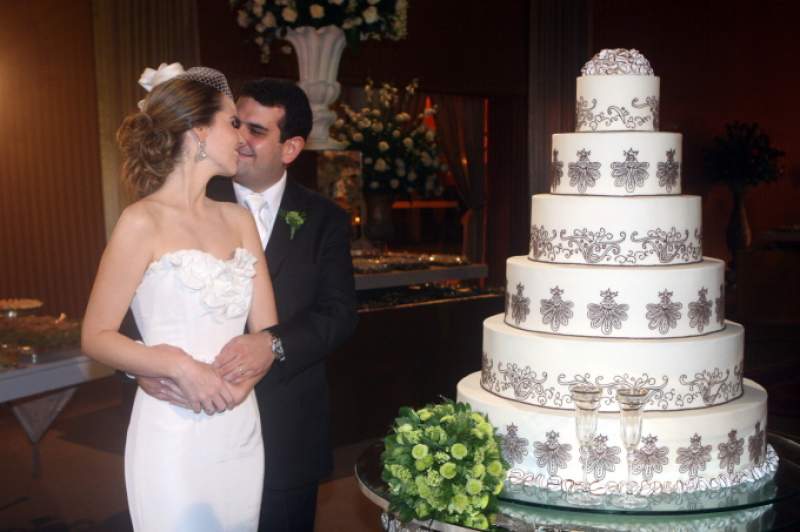 O casamento de Ediane Rodrigues e Cláudio Henrique Câmara reuniu a nata da nova geração no La Maison Coliseu