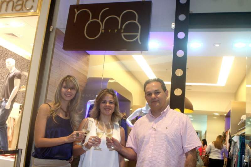 Carol e Roney Vasconcelos pilotaram o coquetel de inauguração da Norma Hype  no Shopping  Iguatemi