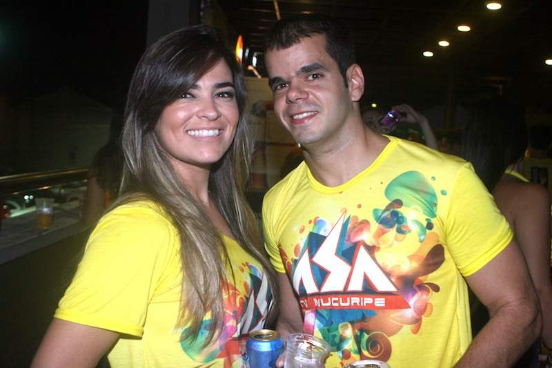 Show do Asa de Aguia arrasta os amantes de axe music ao Mucuripe Club