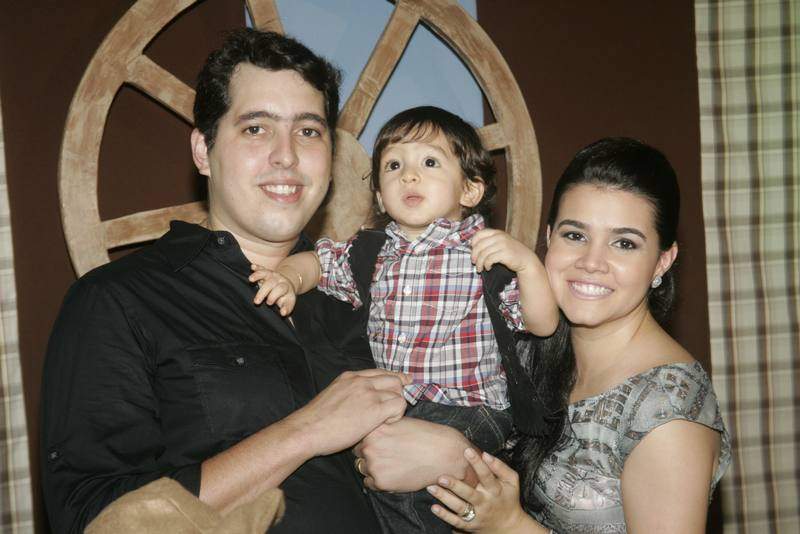 Rafael Leal Neto soprou sua 1a velinha e ganhou big party de seus pais, Thiago e Priscila Leal