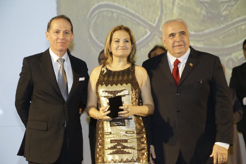 José Benevides, Cláudio e Lenise Rocha são homenageados pela AHECE