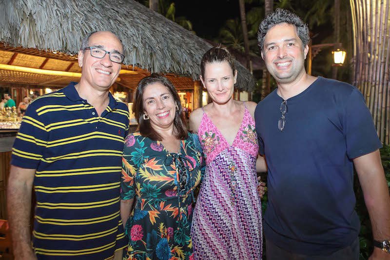 Deborah Secco e Henri Casteli se casam no São João do Beach Park