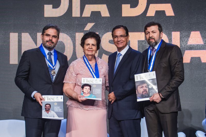 Reconhecimento, glamour e muito brilho marcaram a entrega da Medalha do Mérito Industrial