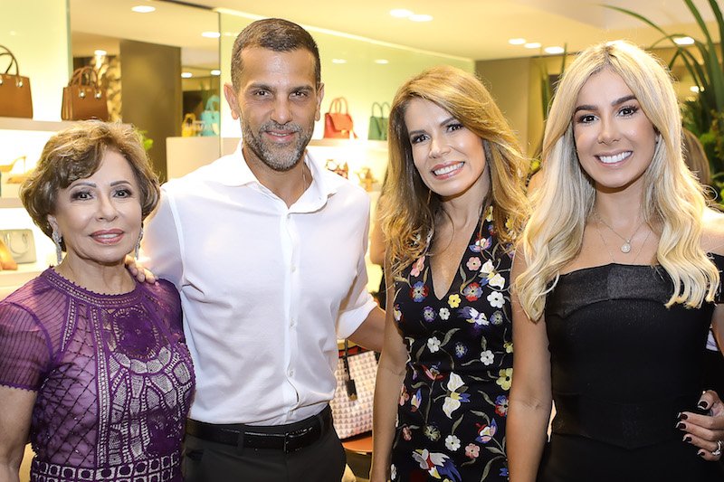 Alexandre Birman rouba a cena no lançamento da Coleção Resort 18, na Meia Sola Maison