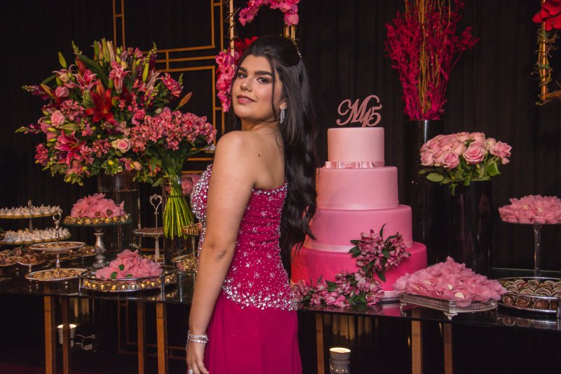 Marcelle Câmara celebra a chegada aos 15 anos com uma big party no Gran Marquise