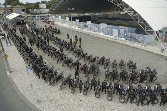 Camilo entrega 140 motos novas ao BPRaio