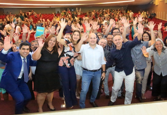 Roberto Cláudio lança Prêmio Municipal de Gestão Escolar