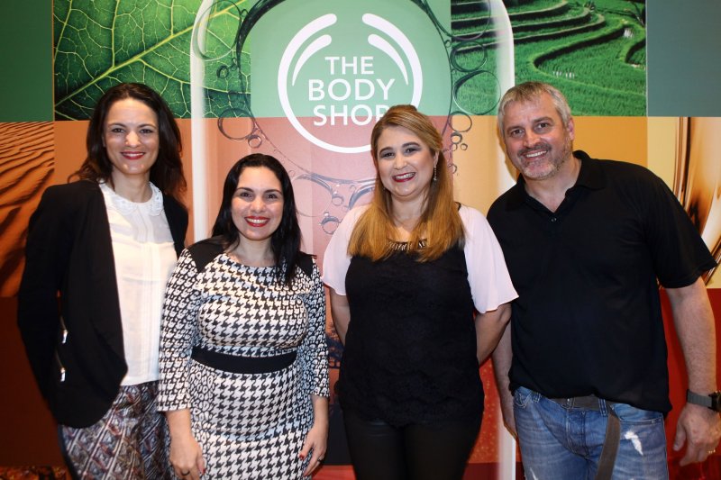 Klaus Torres e Syane Amora inauguram a loja The Body Shop