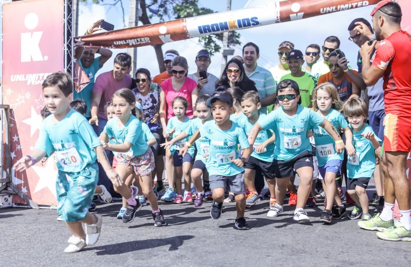 Atletas mirins participam do Ironkids e encantam Fortaleza