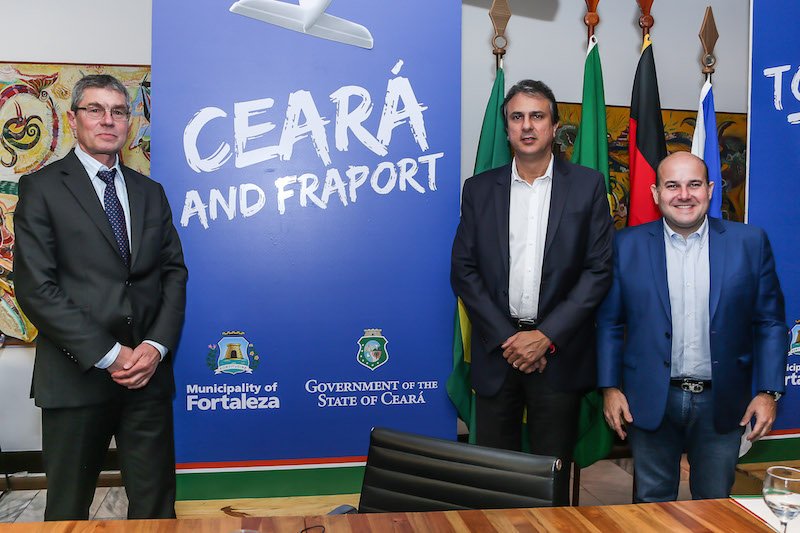 Governador Camilo Santana recebe representantes da Fraport  no Palácio da Abolição