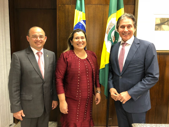 Eunício Oliveira discute ações em Camocim e Jericoacoara