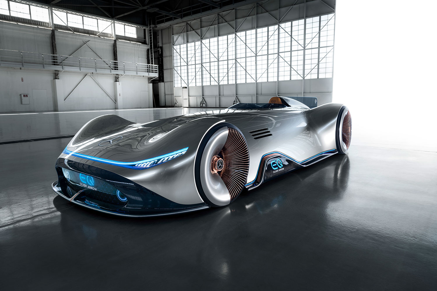 Mercedes-Benz demonstra como será o design do futuro com o EQ Silver Arrow