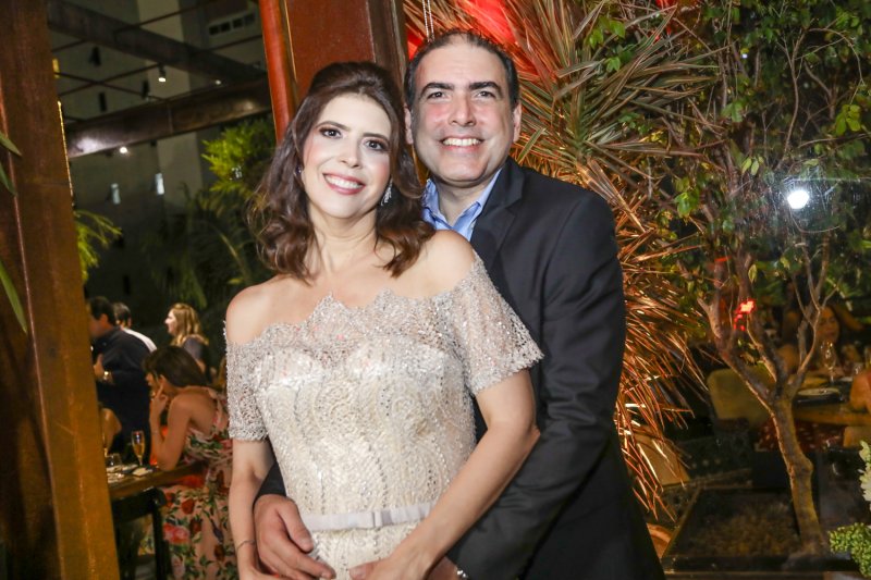 Juliana e Breno Melo celebram suas bodas de prata