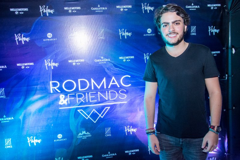 Os deejays Elias Goca e André Guerreiro incendeiam a Garrafeira na primeira edição da balada Rodmac & Friends