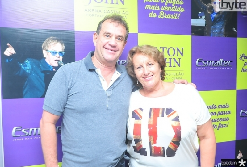 Esmaltec recebe convidados especiais em seu camarote no show de Elton John