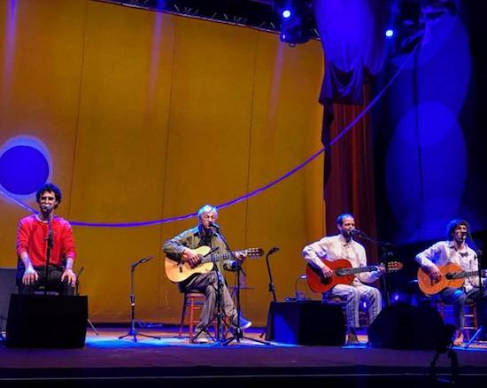 Caetano Veloso sobe ao palco com os filhos em show no Centro de Eventos do Ceará