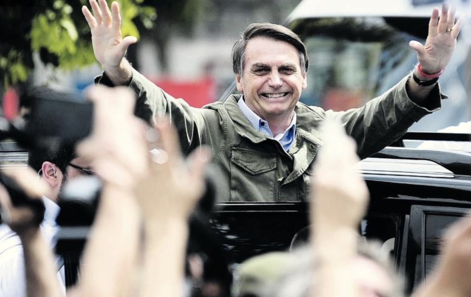 Com 55% dos votos válidos Bolsonaro foi eleito presidente do Brasil