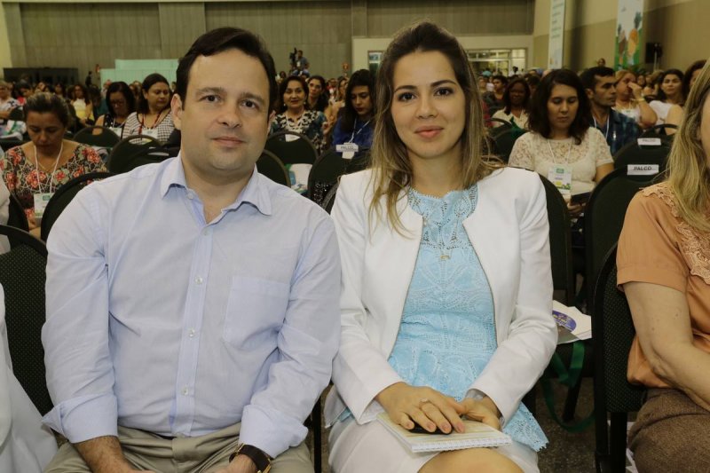 Onélia e Camilo Santana dão start no Seminário Internacional Mais Infância Ceará: Criança é Prioridade