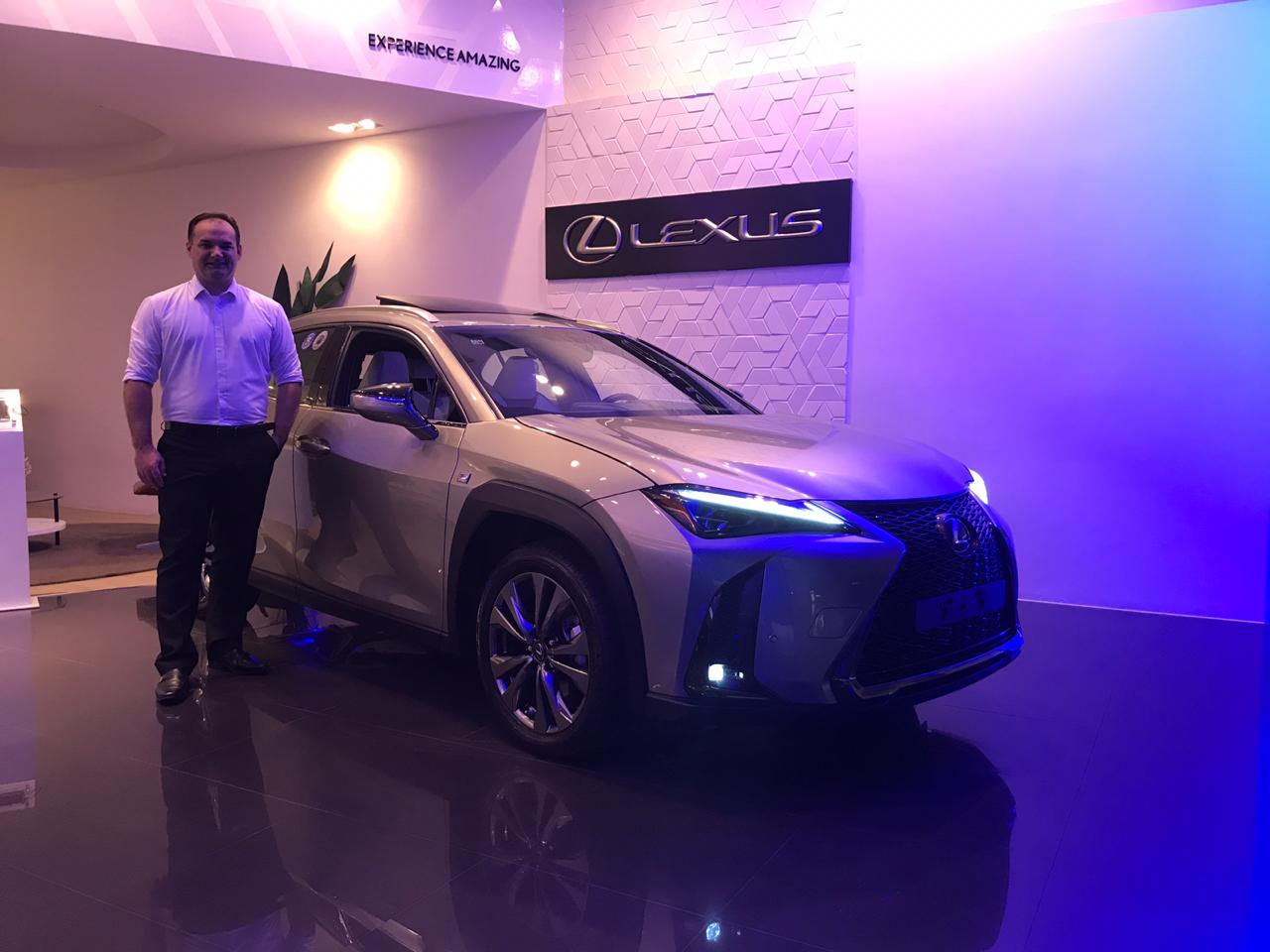 O esperadíssimo UX, da Lexus, já está em exposição no Shopping Riomar