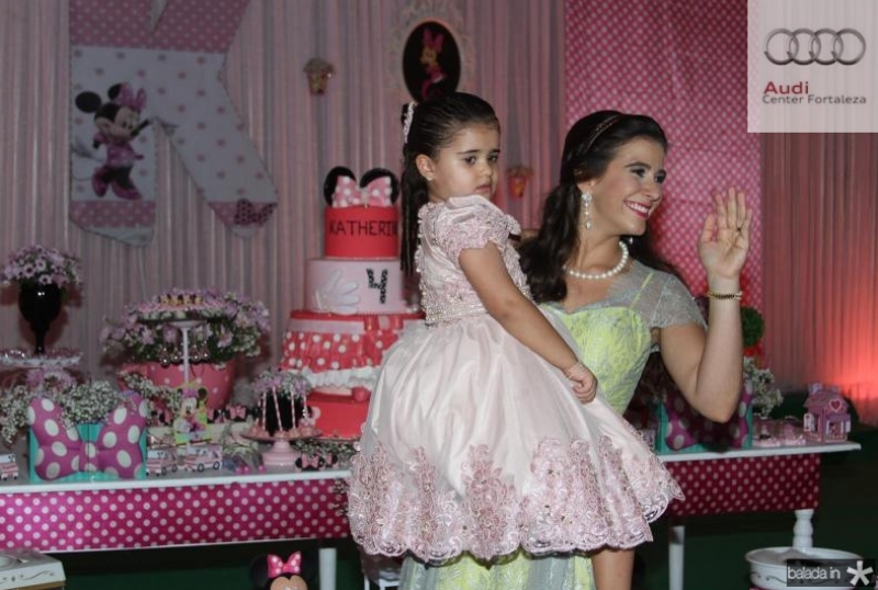 Vivian Otoch comemora aniversário da herdeira Katherine