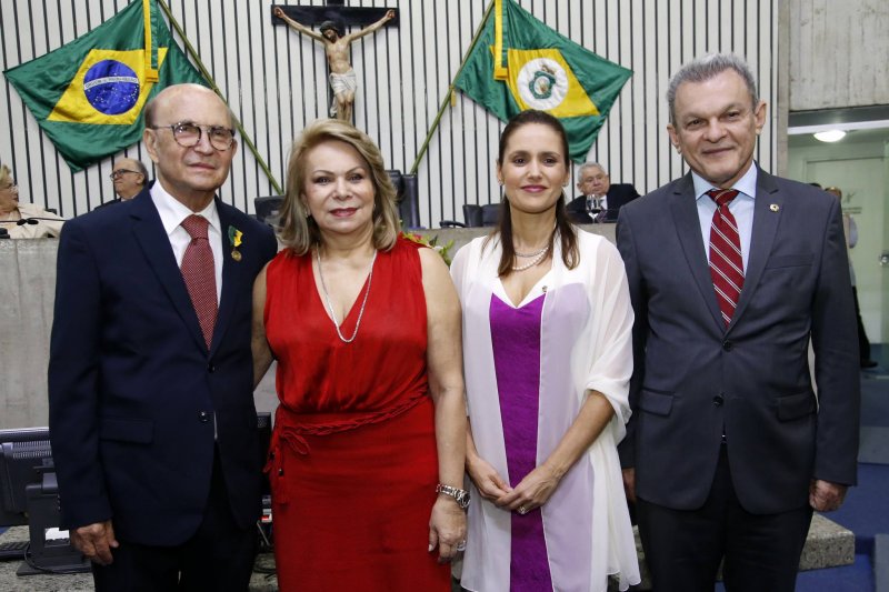 Assembleia Legislativa do Ceará homenageia João Soares Neto com a Medalha Edson Queiroz