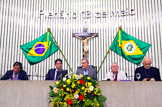 José Sarto promove debate sobre cortes na educação