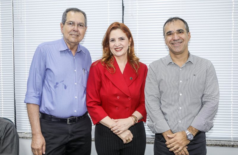 Enid Câmara recebe Eduardo Neves durante reunião da Camara Setorial de Eventos