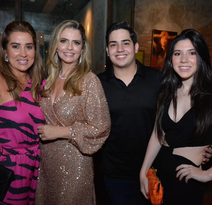 Ana Vládia Barreira, Tais E Felipe Pinto E Maria Eduarda Barreira