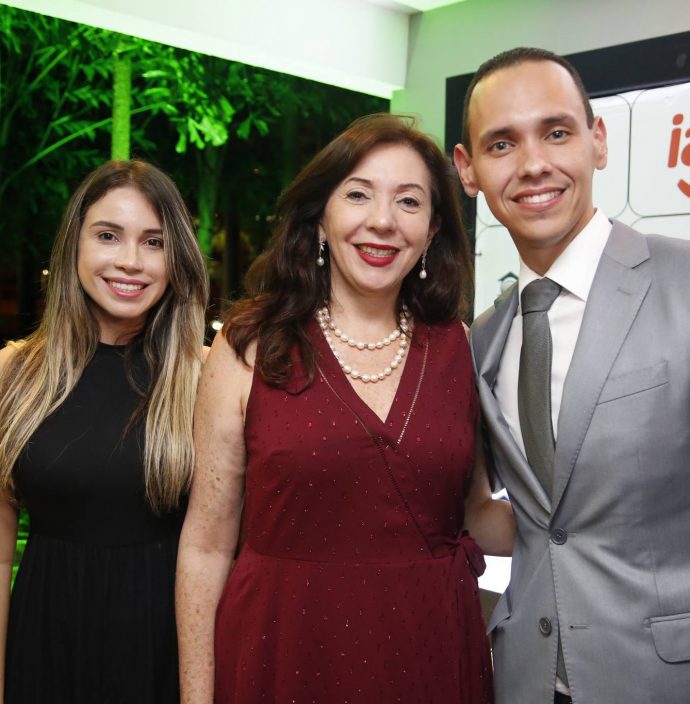 Ariela Carvalho, Gina Pompeu E Pedro Rocha