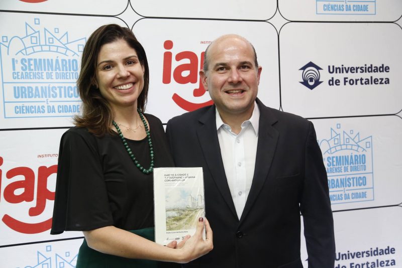 Cidade e Governança - Pedro Rocha Neto pilota lançamento de livro na Universidade de Fortaleza