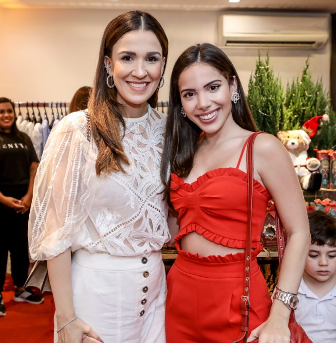 Giuliana Botelho E Nicole Carapeba