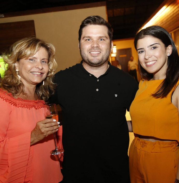 Angela Oliveira, Marco Viana E Larissa Gadelha