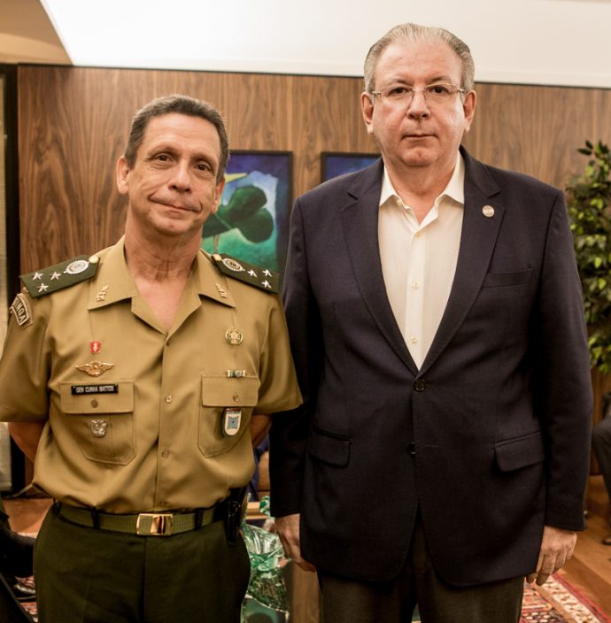 Gen Cunha Mattos e Ricardo Cavalcante