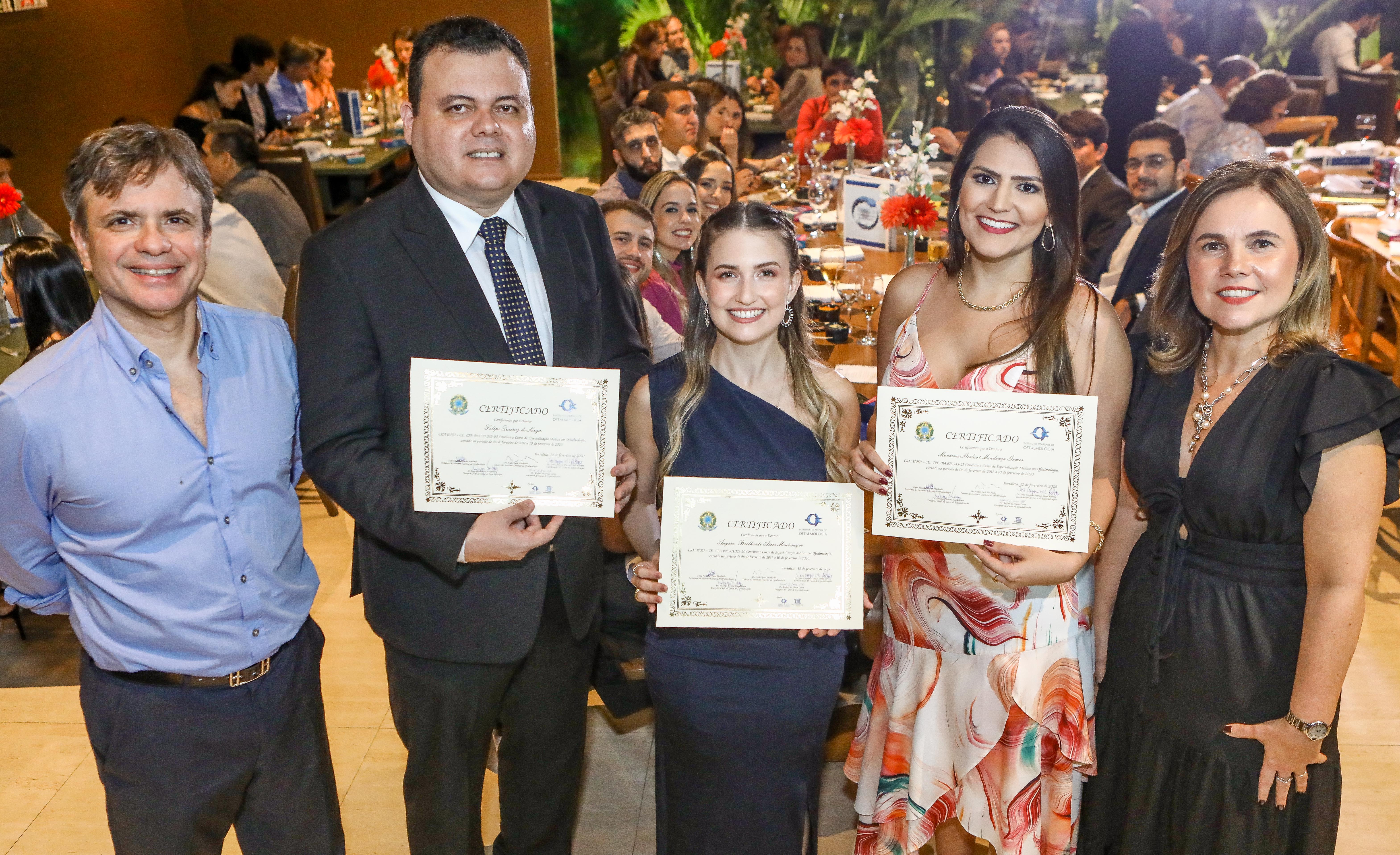 Instituto Cearense de Oftalmologia forma primeira turma de Especialização Médica