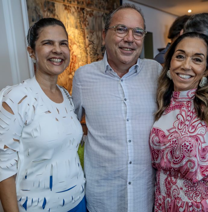 Julia E Neto Galdino, Marcia Tavora