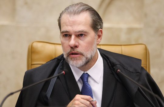 Dias Toffoli determina a suspensão de pagamento adicional a juízes do TJCE