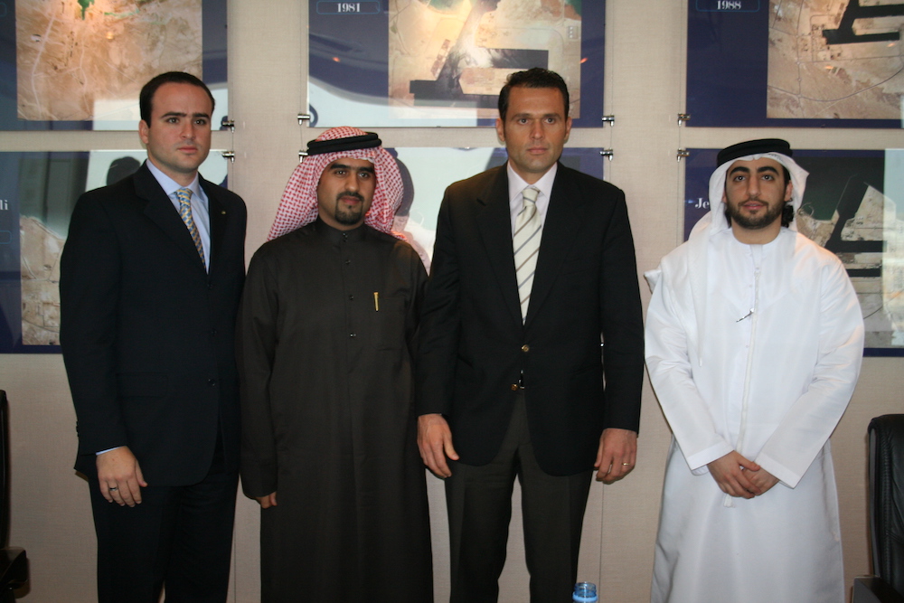 2008 Em Missão Empresarial Para Os Emirados Árabes, Com Líderes Da Jebel Ali Free Zone (jafza), Ao Lado Do Empresário Pedro Fiúza 2008 02 04 04 45 07 Dubaijafza Port