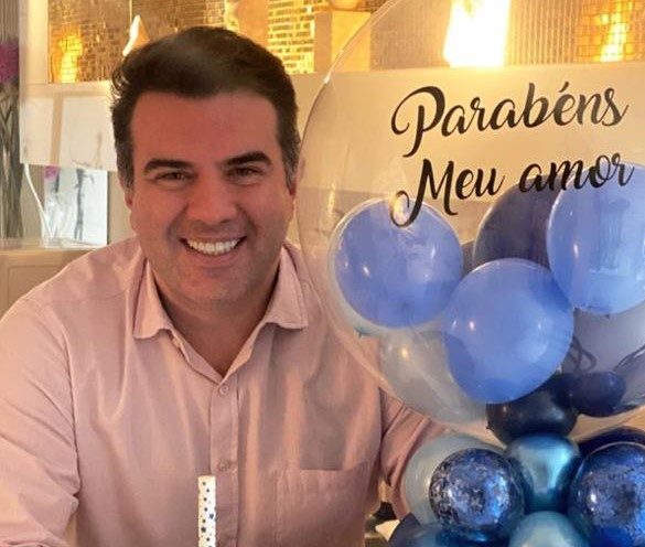 Danilo Dias festeja a nova idade com noite de pizzas