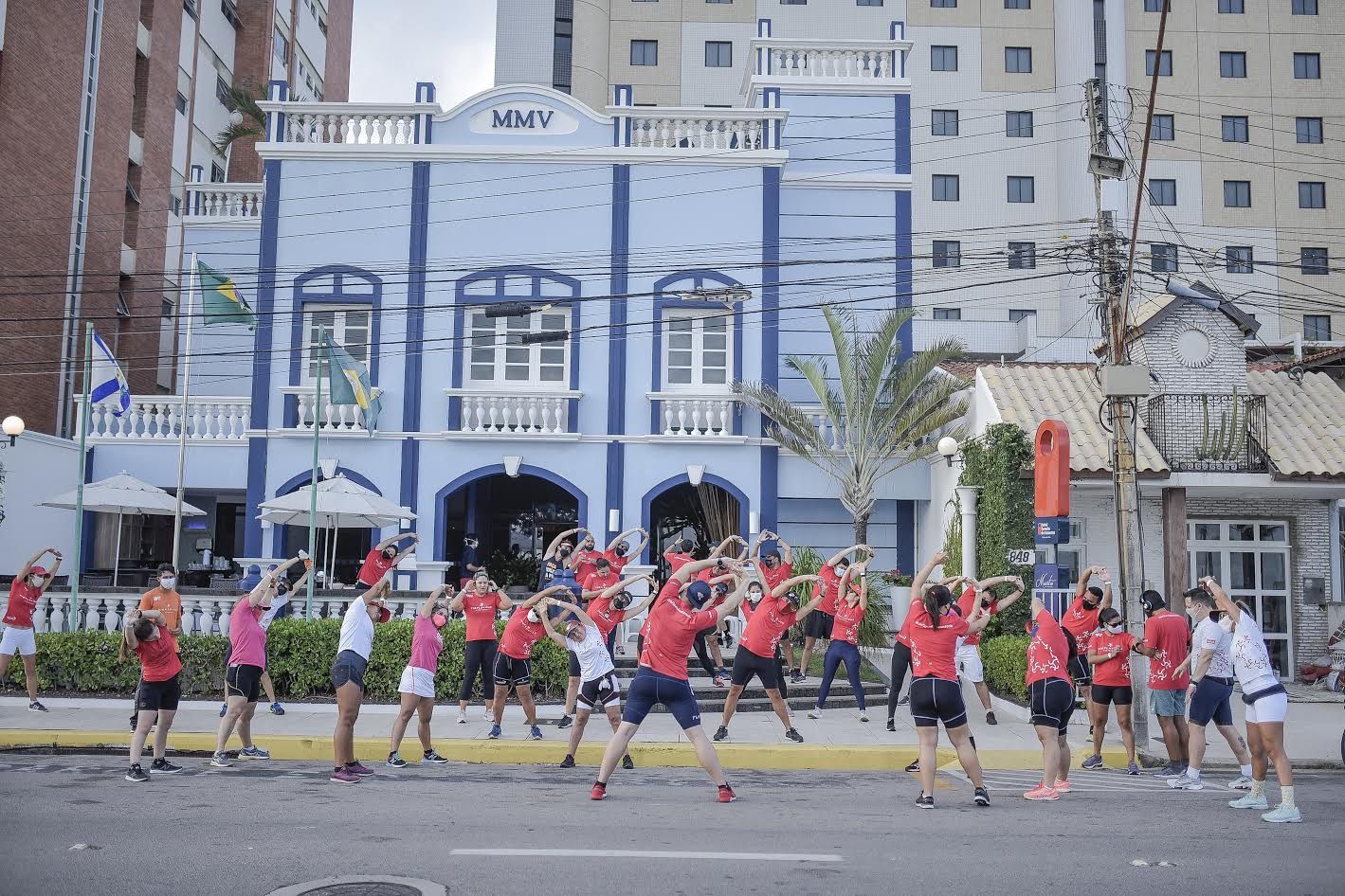 Hotel Sonata de Iracema promove corrida de rua com alunos da assessoria esportiva Tio Flavinho