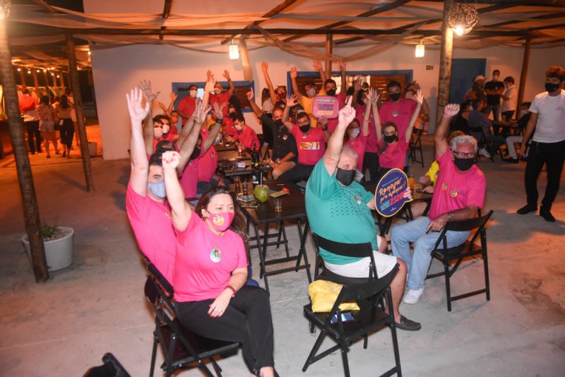 Corrida Eleitoral - Cláudio Nelson promove ato de apoio à campanha de Sarto na Praia do Futuro