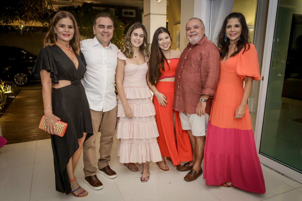 Liliana, Fernando E Maria Linhares, Maria Clara, Pedro E Maria Lucia Carapeba (2)