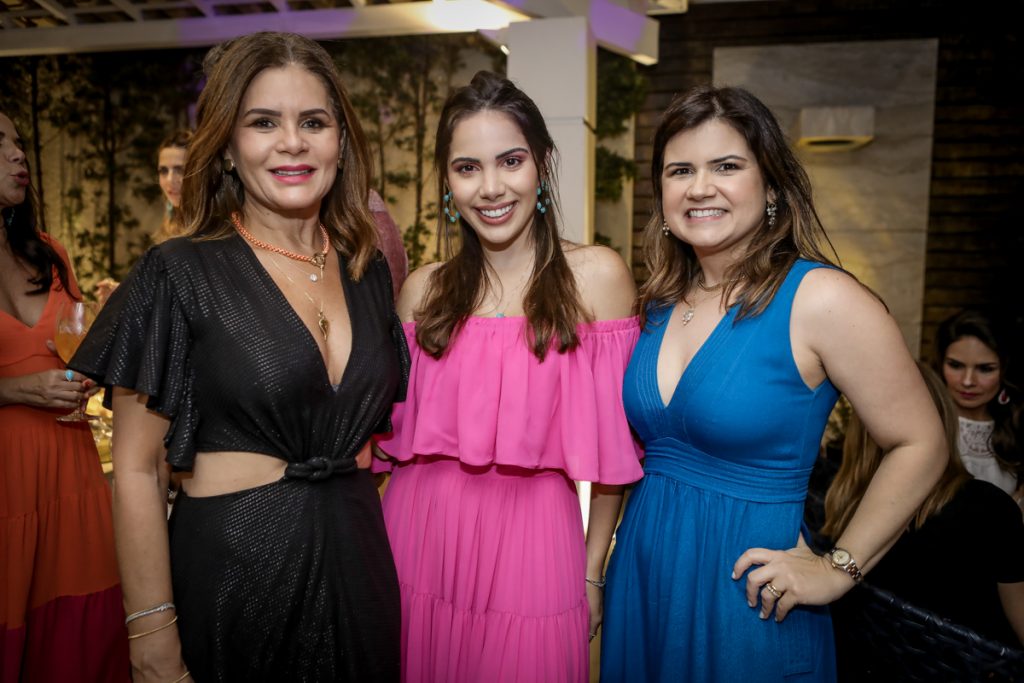 Liliana Linhares, Micole Carapeba E Ticiana Brigido