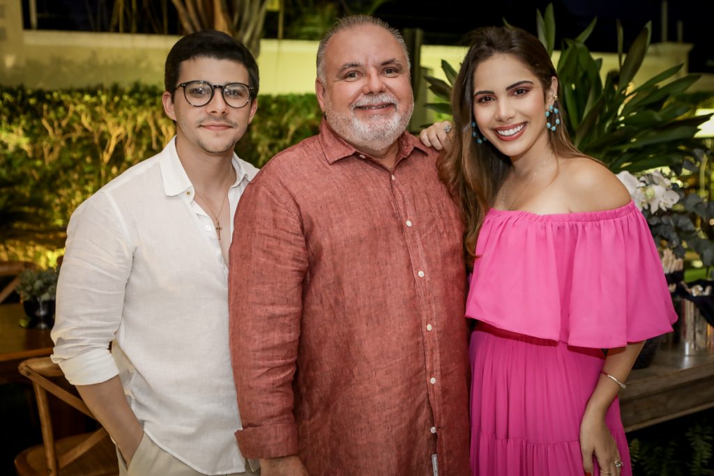 Pedrinho, Pedro E Nicole Carapeba