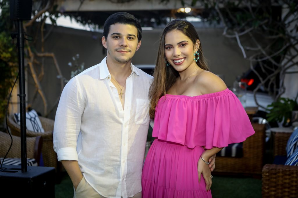 Pedro E Nicole Carapeba