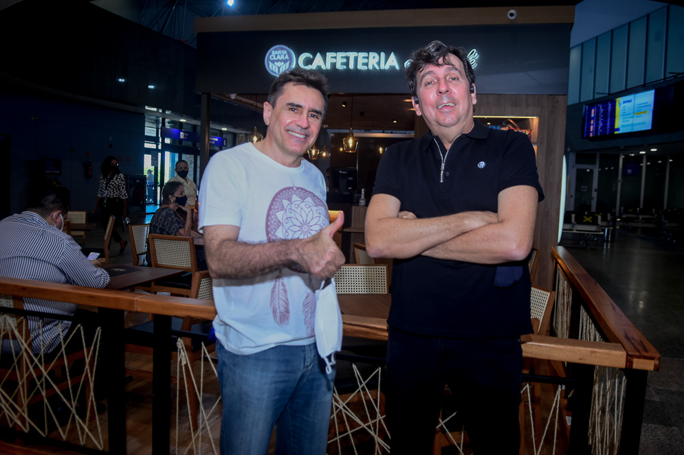 João Mendonça recebe Pedro Lima na inauguração do Club Café no Aeroporto Internacional de Fortaleza