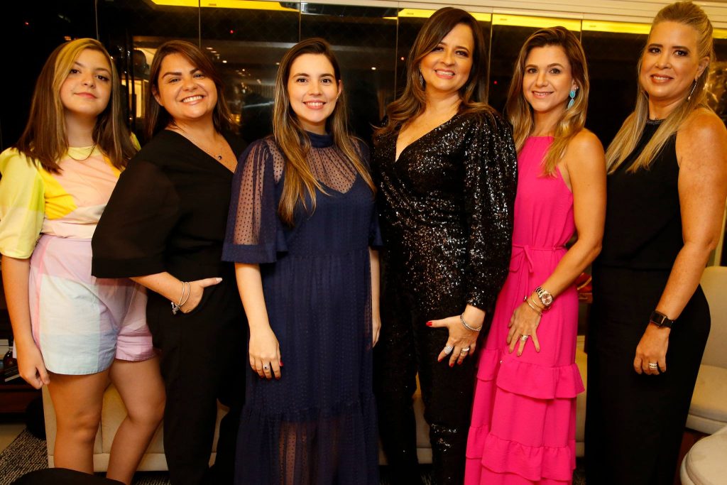 Isabelle E Cristina Barillo, Juliana Queiroz, Mychele Sampaio, Aline Vasquez E Aureli Plutarco