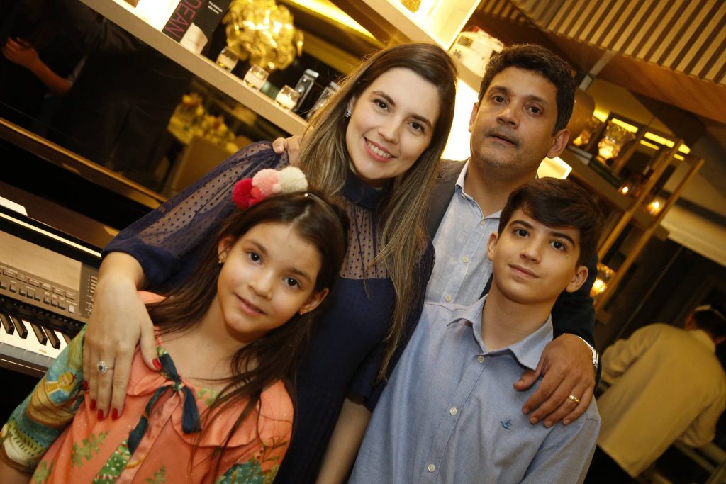 Juliana,maria Beatriz, Bruno E Joao Pedro Queiroz 2